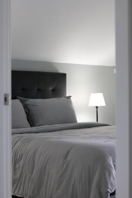 Unique Modern Luxury 2 Bedroom Apartment Rental Chapleau Zewnętrze zdjęcie