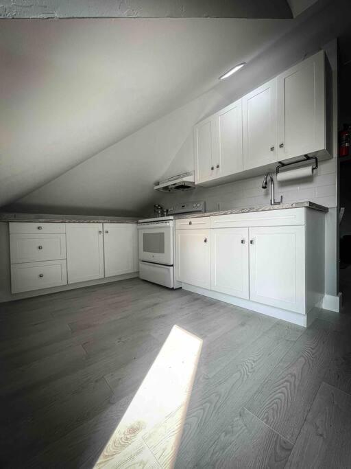 Unique Modern Luxury 2 Bedroom Apartment Rental Chapleau Zewnętrze zdjęcie